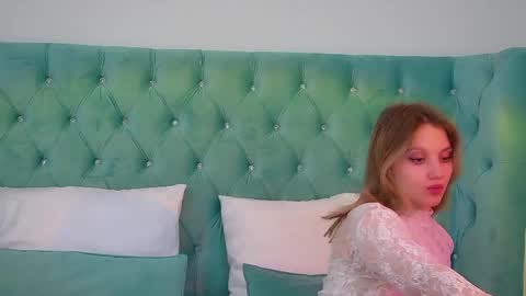Snapshot of stacyevancesss chatting on 06-08-26, 06:08 StacyEvances online show from 06-08-26, 06:08
