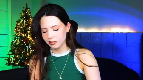 Snapshot of stacygonzales_ chatting on 01-29-25, 10:05 Bye bye dear See you on December 3st  online show from 01-29-25, 10:05