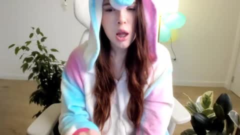 Stacy online show from 12-15-25, 04:44