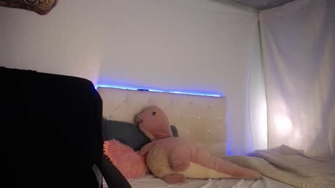 Stand and Rose online show from 02-06-26, 06:40