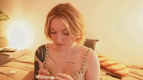 Snapshot of stanovaya300kg chatting on 05-04-26, 01:18 Kristina online show from 05-04-26, 01:18