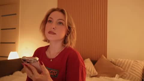 Snapshot of stanovaya300kg chatting on 06-10-26, 01:21 Kristina online show from 06-10-26, 01:21
