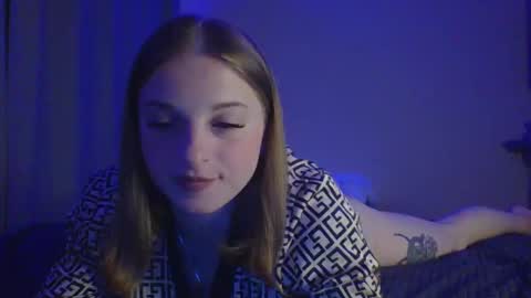 Snapshot of star_girlish chatting on 10-03-25, 08:17 star_girlish online show from 10-03-25, 08:17