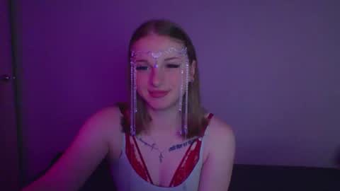 Snapshot of star_girlish chatting on 10-14-25, 06:31 star_girlish online show from 10-14-25, 06:31