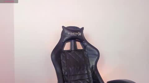 Snapshot of star_storm chatting on 01-01-25, 08:45 star_storm online show from 01-01-25, 08:45