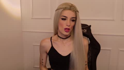 Snapshot of star_storm chatting on 02-08-25, 12:17 star_storm online show from 02-08-25, 12:17