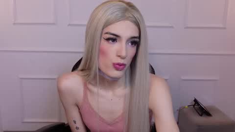 Snapshot of star_storm chatting on 02-15-25, 07:38 star_storm online show from 02-15-25, 07:38