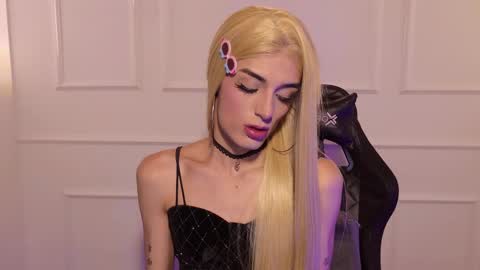 Snapshot of star_storm chatting on 03-09-25, 05:44 star_storm online show from 03-09-25, 05:44