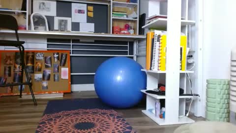 Snapshot of stara_dreams chatting on 01-09-25, 07:31 Stara Winters online show from 01-09-25, 07:31