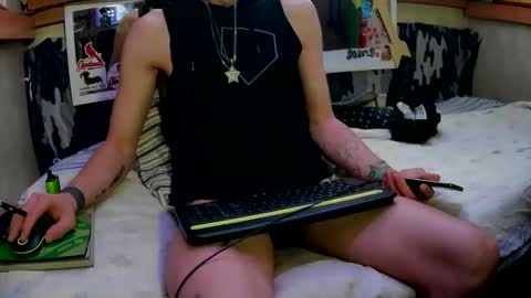 Snapshot of starboy0511 chatting on 03-23-26, 12:03 Star7Chaos online show from 03-23-26, 12:03