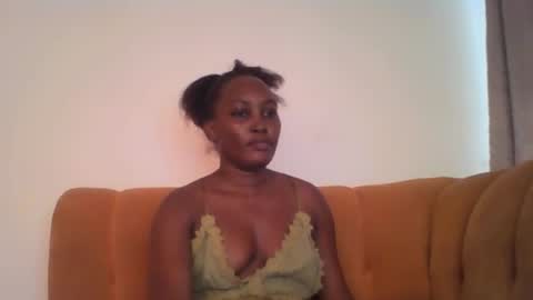 Snapshot of stargirl880271 chatting on 02-19-25, 05:38 isha online show from 02-19-25, 05:38