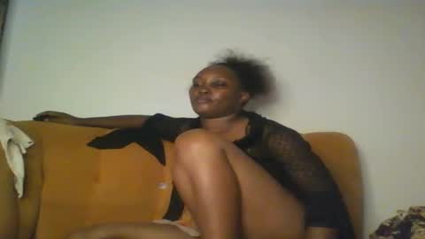 Snapshot of stargirl880271 chatting on 10-16-25, 02:56 isha online show from 10-16-25, 02:56