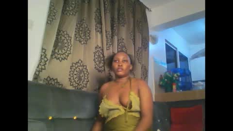 Snapshot of stargirl880271 chatting on 12-14-25, 10:25 isha online show from 12-14-25, 10:25