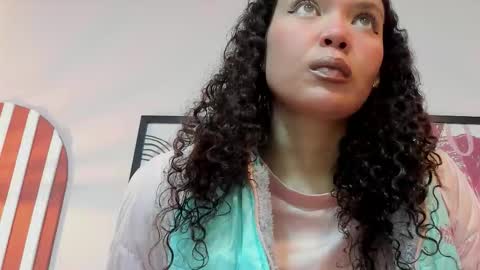 Snapshot of starkjoness chatting on 12-20-25, 12:34 Stark Jones online show from 12-20-25, 12:34