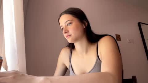 Snapshot of starlabieler chatting on 06-23-26, 10:35 Lola online show from 06-23-26, 10:35