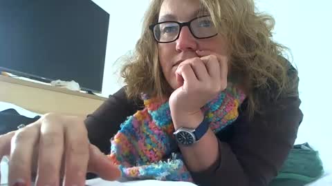 Snapshot of starlagurl chatting on 12-13-24, 06:10 starlagurl online show from 12-13-24, 06:10