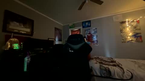 Snapshot of starlight09102 chatting on 03-05-25, 08:10 Starlight online show from 03-05-25, 08:10