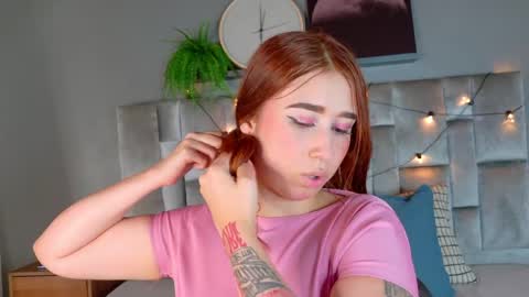 Snapshot of starrmoon__ chatting on 04-07-26, 03:29 M O O N online show from 04-07-26, 03:29