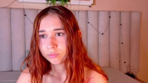 Snapshot of starrmoon__ chatting on 05-26-26, 02:40 M O O N online show from 05-26-26, 02:40