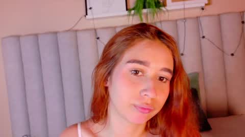 Snapshot of starrmoon__ chatting on 05-28-26, 02:53 M O O N online show from 05-28-26, 02:53