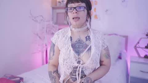 Yoko online show from 10-23-25, 01:21