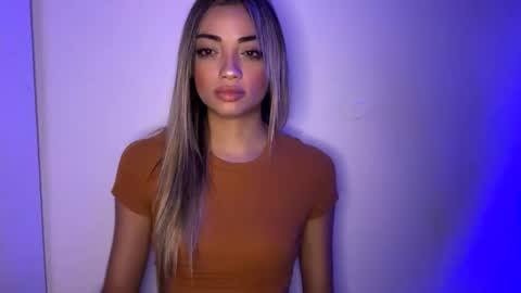 Mia online show from 04-21-26, 08:20