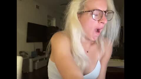 Stassiethatsororitygirl online show from 10-08-25, 09:18