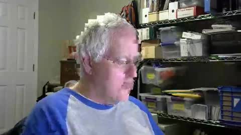 Snapshot of stasw20 chatting on 12-17-25, 10:38 stasw20 online show from 12-17-25, 10:38