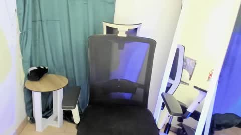 Snapshot of stasy_milk chatting on 03-09-25, 05:06 Stasy online show from 03-09-25, 05:06