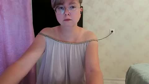 Snapshot of stasya_07 chatting on 06-10-26, 01:21 Stasya online show from 06-10-26, 01:21