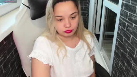 Snapshot of stasyasunshine chatting on 11-24-25, 03:28 stasyasunshine online show from 11-24-25, 03:28