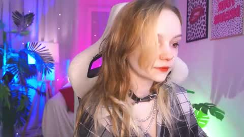 Snapshot of staymonica chatting on 10-14-25, 01:34 MONICA online show from 10-14-25, 01:34