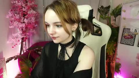 Snapshot of staymonica chatting on 11-15-25, 01:18 MONICA online show from 11-15-25, 01:18