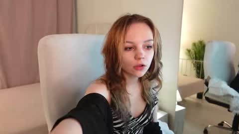 Snapshot of staymonica chatting on 11-25-25, 12:49 MONICA online show from 11-25-25, 12:49