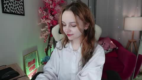 Snapshot of staymonica chatting on 11-26-25, 01:01 MONICA online show from 11-26-25, 01:01