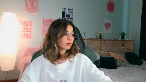 Sara online show from 05-31-26, 01:18