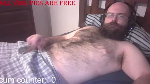 Snapshot of stealthytuna95 chatting on 09-18-25, 09:39 mike online show from 09-18-25, 09:39