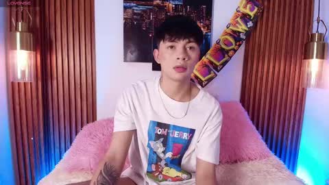 Snapshot of steev_novoa chatting on 10-22-25, 09:36 Steev online show from 10-22-25, 09:36