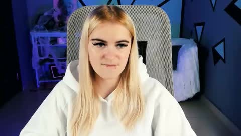 stef_nicks online show from 10-28-25, 09:02