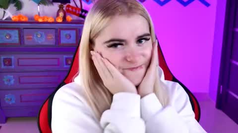 stef_nicks online show from 10-29-25, 09:44