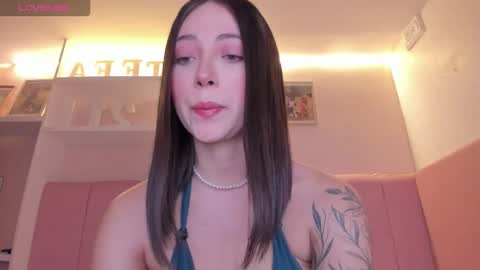 Stefa Gomez  online show from 11-17-25, 10:43