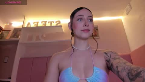 Stefa Gomez  online show from 11-22-25, 11:42