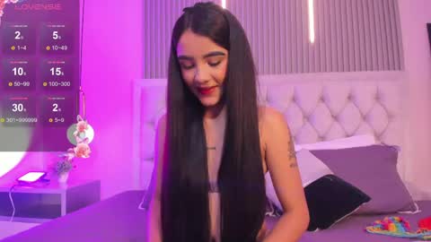Snapshot of stefani_condya chatting on 05-27-26, 08:17 Stefani online show from 05-27-26, 08:17