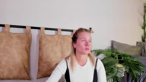 Stefanny   online show from 02-23-25, 02:04