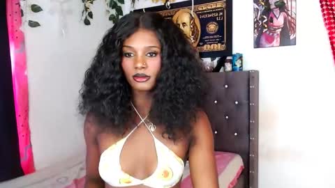 Snapshot of stefanny_2001 chatting on 10-14-25, 05:25 stefanny beautiful online show from 10-14-25, 05:25