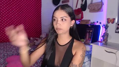 Im MiaIts my first day here  online show from 12-20-24, 10:43