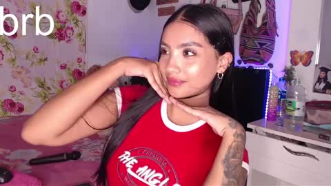Im MiaIts my first day here  online show from 12-21-24, 01:47