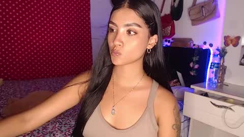 Im MiaIts my first day here  online show from 12-22-24, 01:23