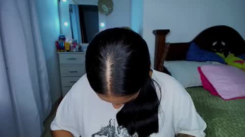 Im MiaIts my first day here  online show from 10-23-25, 12:54