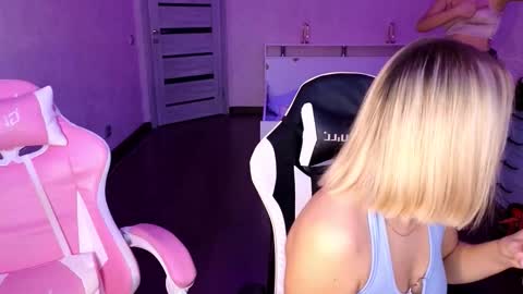 stefany_and_bettany online show from 10-31-25, 01:56